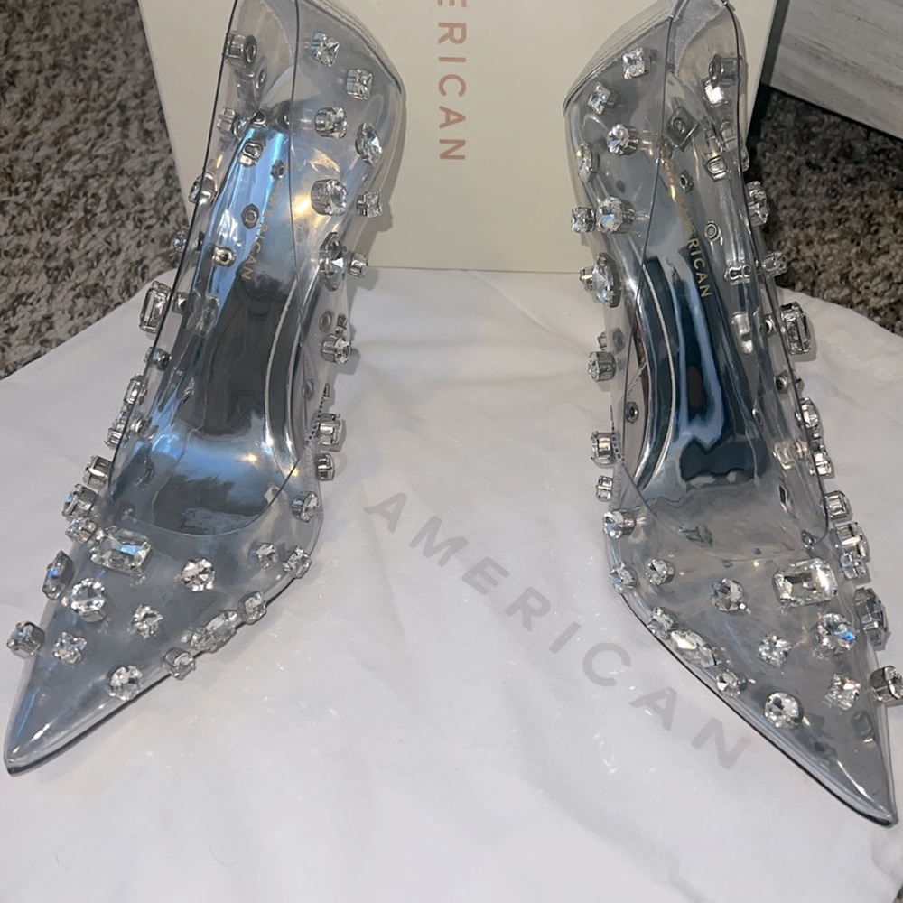 These Good American heels are the glitziest, glammest, hottest shoes yet. - Picture 9 of 10